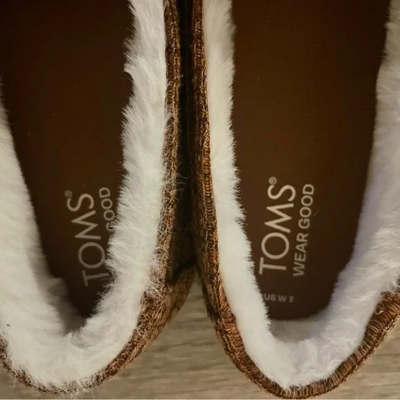 TOMS Women's Tan Textured Loafers - Picture 12 of 12